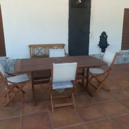 Konukevi Quattro Stagioni Padula