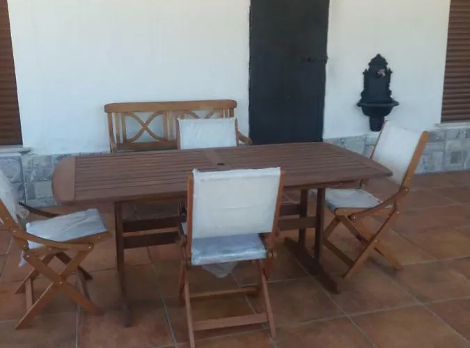 Konukevi Quattro Stagioni Padula